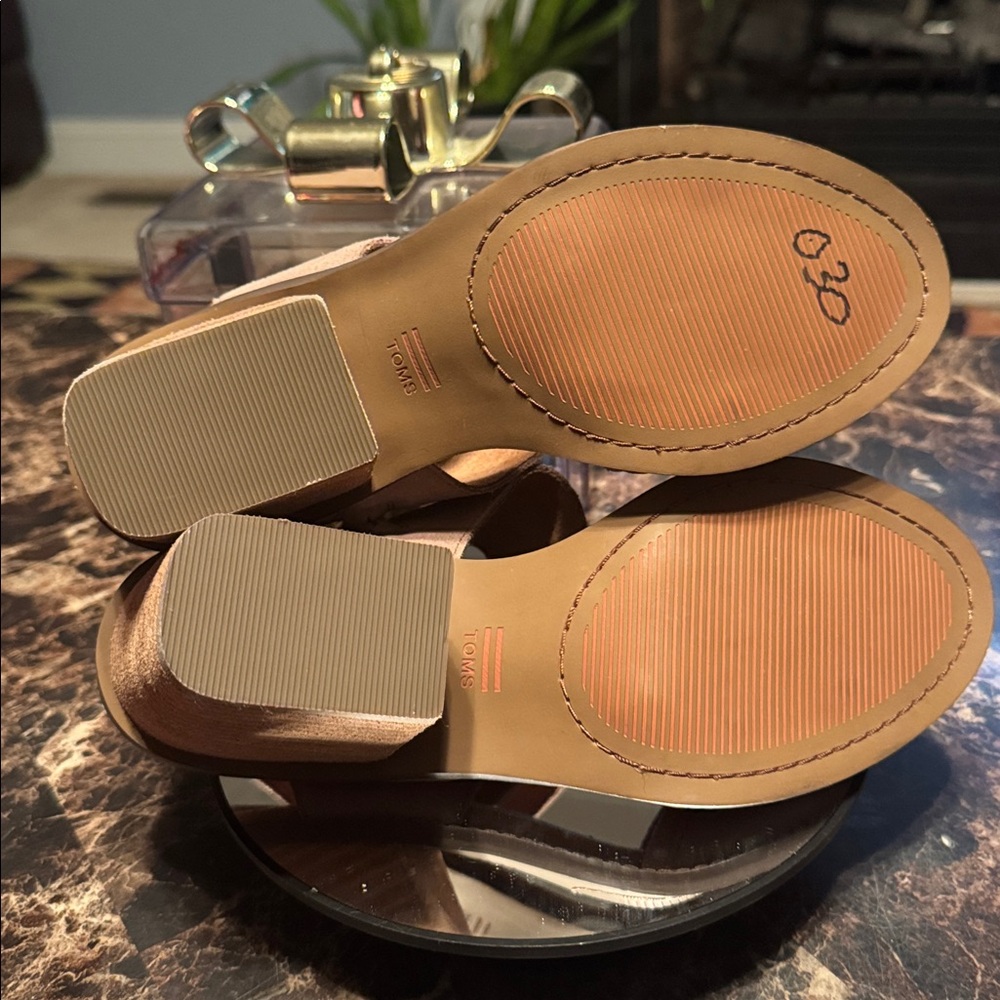 “SOLD” TOMS Women Majorca Taupe Cut Out Ankle Cuff Heeled Sandals - Size 8.5 - Picture 10 of 10
